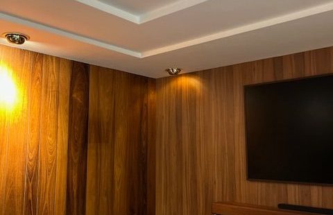 Ceiling Cornice Fitting