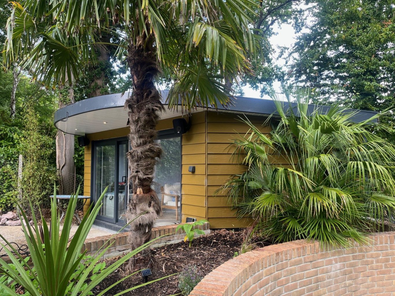 Garden Office Building with plants